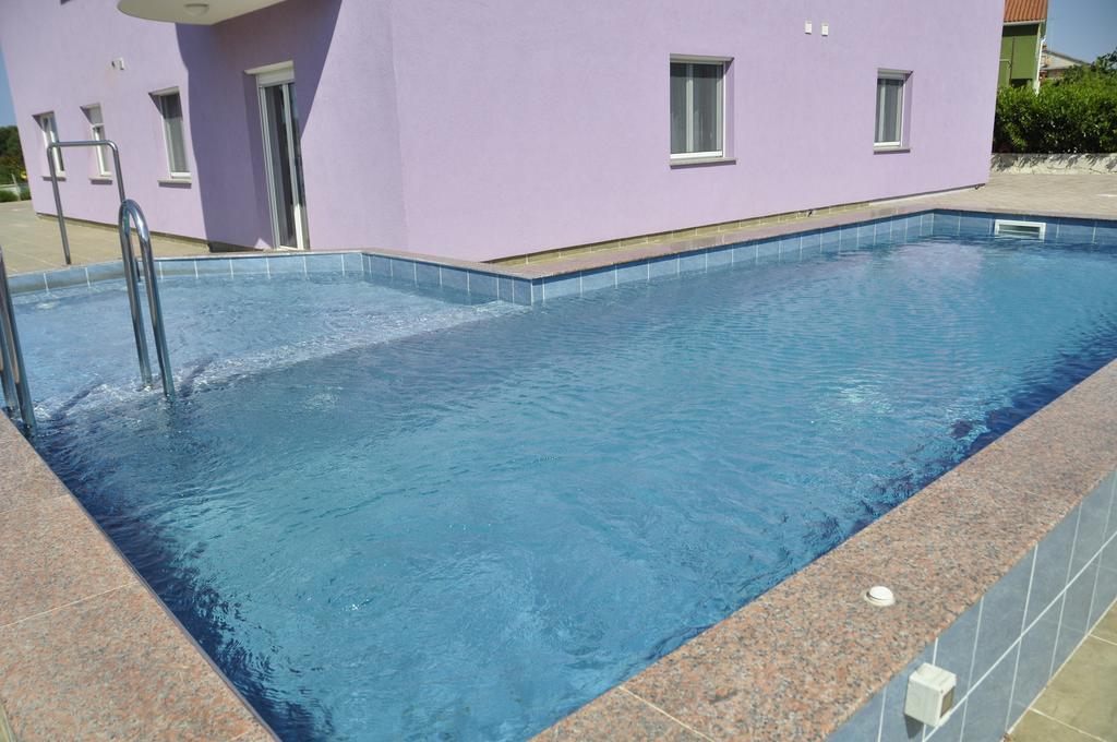 Vila In Lavanda Fazana Exterior photo