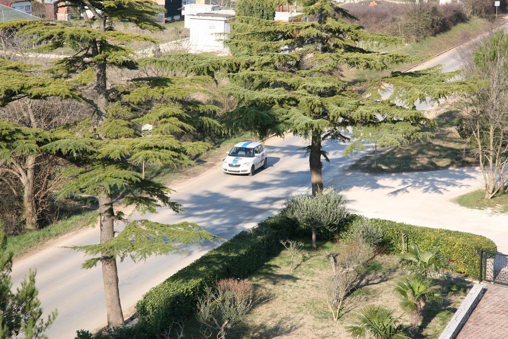 Vila In Lavanda Fazana Exterior photo
