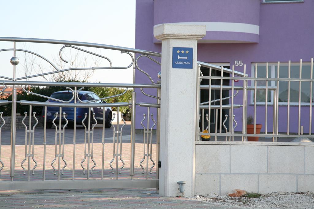 Vila In Lavanda Fazana Exterior photo