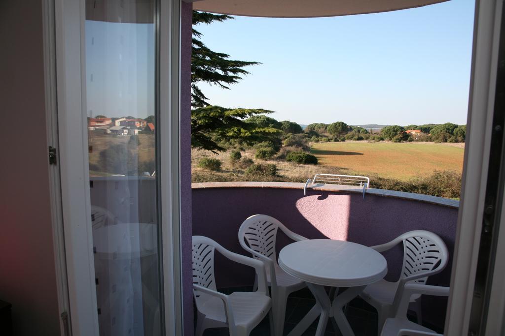 Vila In Lavanda Fazana Exterior photo